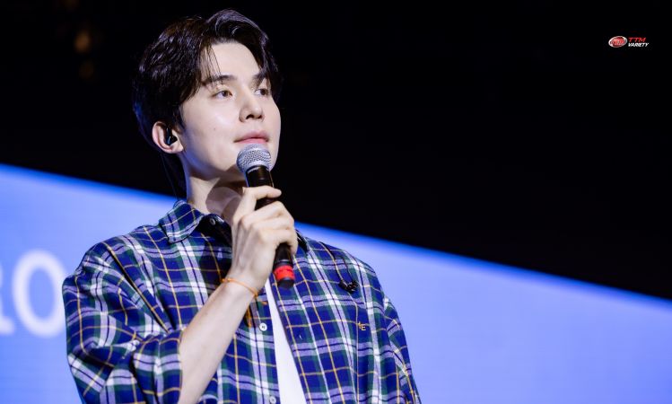 นี่สินะเสน่ห์ของหนุ่มอายุ 40+ เก็บตกภาพความสุข “อี ดงอุค” ในงานแฟนมีตติ้งสุดเอ็กซ์คลูซีฟ