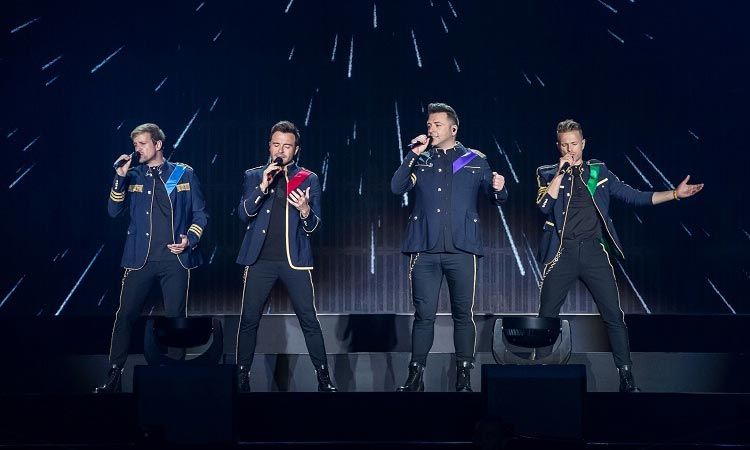 หายคิดถึง Westlife ขนเพลงฮิต โชว์ร้อง ออกสเต็ปบอยแบนด์ เรียกเสียงกรี๊ดจากแฟนเพลงชาวไทยกระฮึ่มฮอลล์